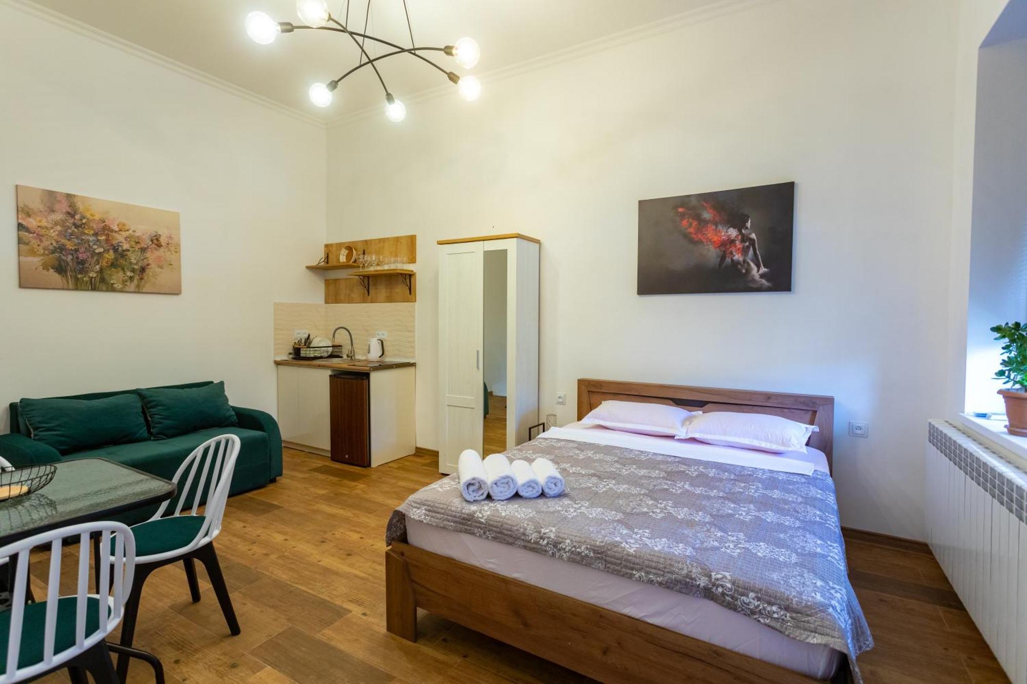 Mulberry Ბჟოლები Apartment Kutaisi Bagian luar foto